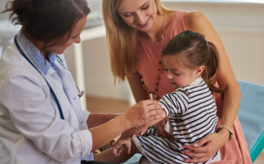 Coleta em crianças: dicas para acalmar seu filho em dia de exames