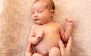 Cuidados com o coto umbilical: guia completo para os primeiros dias do bebê